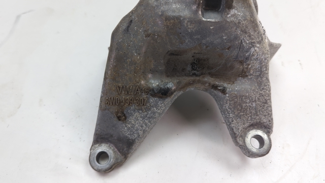 VAG 8W0199307L Кронштейн подушки (опоры) двигателя левой в наличии Украина