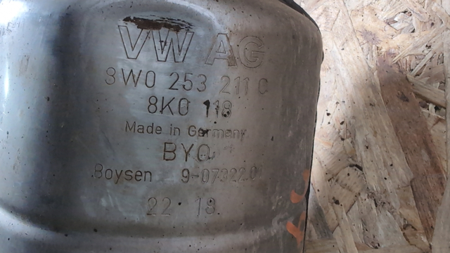 8W0253300S VAG Труба приемная (штаны) глушителя передняя левая купить в Черкассы
