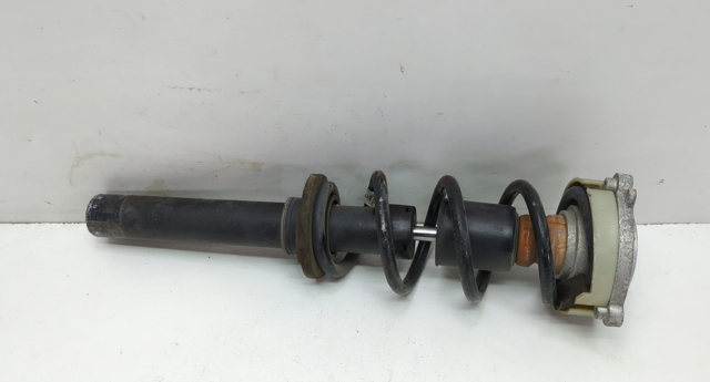 Стойка амортизатора передняя 8W0413031BA VAG