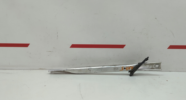 8W0805645B VAG Распорка передних стоек подвески левая купить в Киев
