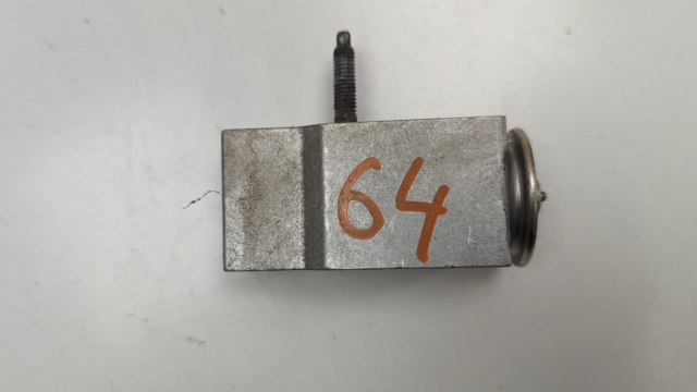 8W0820679 VAG Клапан TRV кондиционера купить в Киев