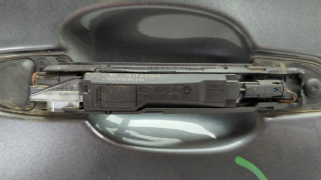 8W0927754 VAG Датчик закрывания дверей купить в Николаев