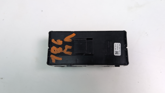 Кнопки переднего левого стекло подъемника 8W0959851E5PR VAG