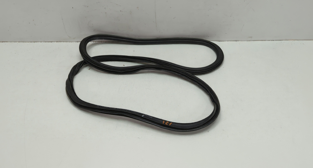 Уплотнитель двери задней, (на кузове) 8W5833721A VAG