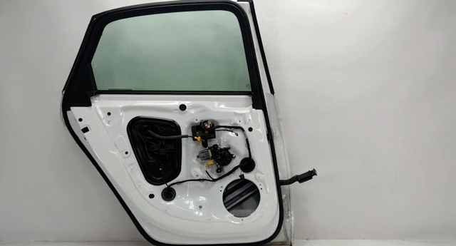 Уплотнитель задней двери 8W5839911A VAG