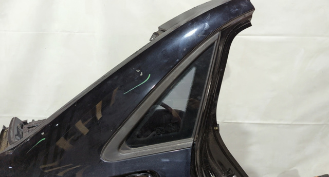 Стекло багажного отсека, правое 8W5845300FNVB VAG