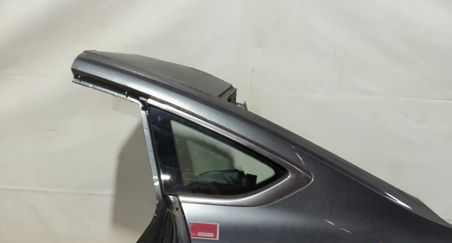 Стекло багажного отсека, левое 8W8845297FNVB VAG