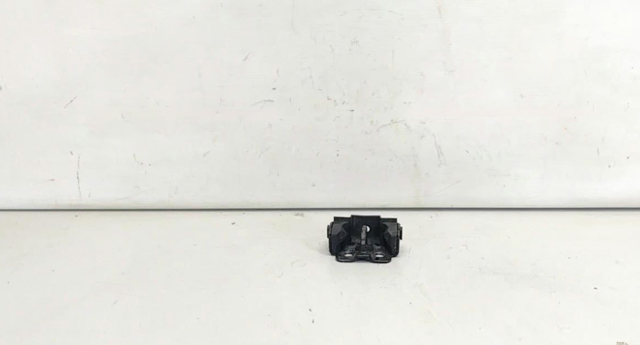 Фиксатор замка крышки багажника 905703ZL1A NISSAN