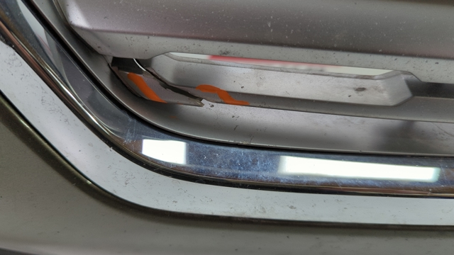 Облицовка радиатора 91121AL05A SUBARU