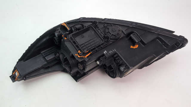 92102C6000 HYUNDAI Фара правая купить в Павлоград