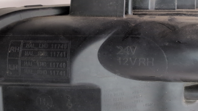 HYUNDAI 92102J9020 Правая фара в наличии Ирпень
