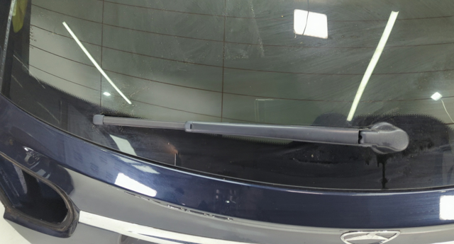 Рычаг-поводок дворника заднего стекла A1568200044 MERCEDES