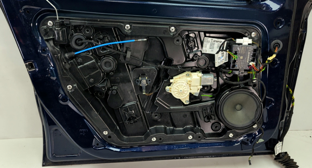 Стеклоподъемник передней двери A1767206500 MERCEDES
