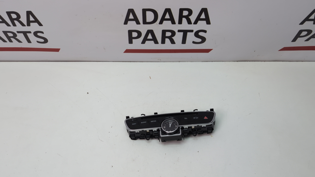 MERCEDES A2138272000 Часы салонные в наличии Чернигов