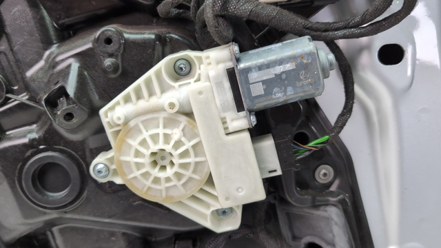 MERCEDES A2139069901 Мотор стеклоподъемника двери передней левой в наличии Каменское