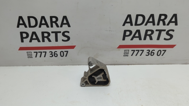 Подушка двигателя правая верхняя A2462400809 MERCEDES