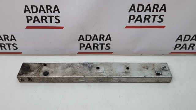 Кронштейн передней панели правый A2466280229 MERCEDES