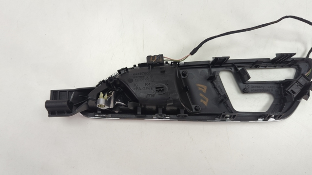 Облицовка внутренней ручки двери, передней, правой A2467200648 MERCEDES