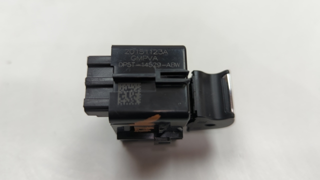 FORD DP5Z14529AA Кнопка включения мотора стеклоподъемника передняя правая в наличии Хмельницкий