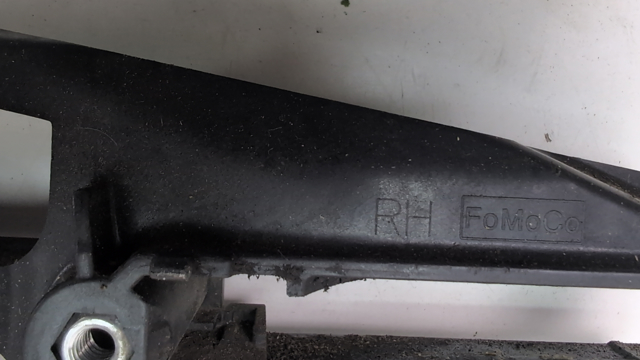 Держатель наружной ручки двери, передней правой ES7Z5426684Z FORD
