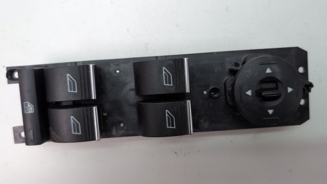 Кнопки переднего левого стекло подъёмника F1EZ14529B FORD