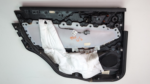 FORD FT4Z5827411AF Обшивка (облицовка) внутренняя двери задней правой в наличии Черкассы