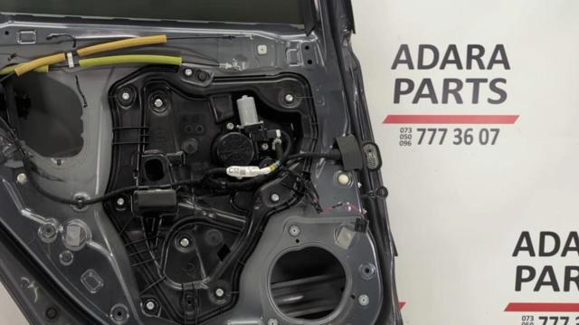 Стеклоподъемник задней левой двери GHP973590B MAZDA