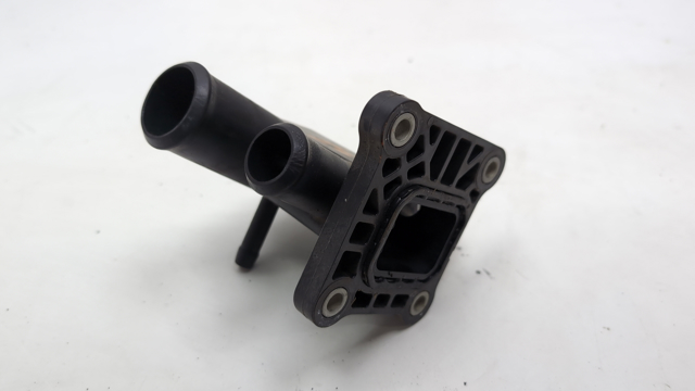 K2GZ8K556B FORD Фланец системы охлаждения (тройник) купить в Житомир