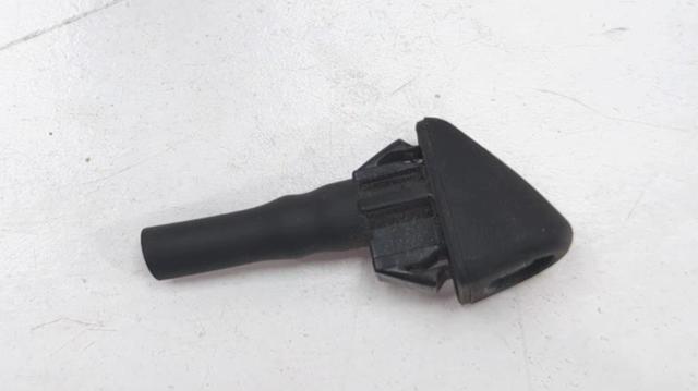 Форсунка омывателя стекла лобового, правая KD4567510 MAZDA