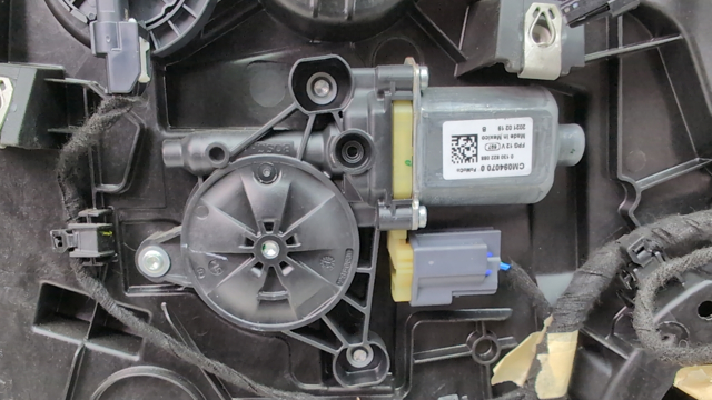 LJ6Z9923395A FORD Мотор стеклоподъемника двери передней левой купить в Чернигов