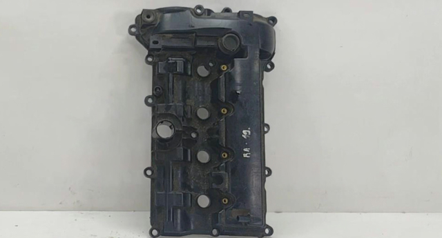Крышка двигателя PE0210210 MAZDA