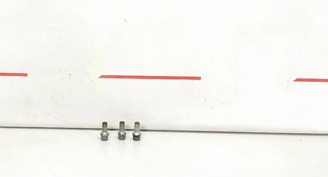 Болт колеса WHT001812 VAG