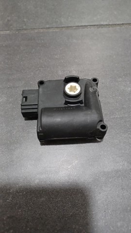 Мотор заслонки печки 0132801359 BOSCH