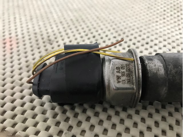 Датчик давления топлива 03L906051 VAG