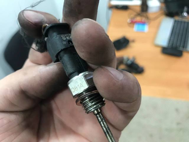 Датчик температуры воздушной смеси 03N906081A VAG