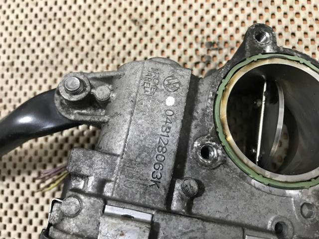 VAG 04B128063K Дроссельная заслонка в сборе в наличии Сумы