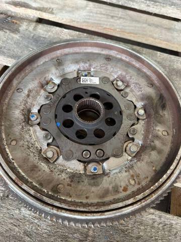 Маховик 05L105266K VAG