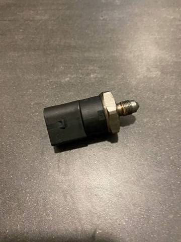 Датчик давления топлива Фольксваген Гольф 4