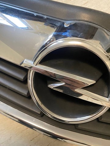 OPEL 13136136 Решетка радиатора в наличии Хмельницкий