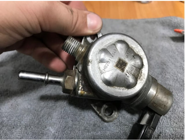 Насос топливный высокого давления 166304016R RENAULT