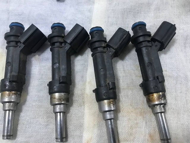 Форсунка дизельная в сборе 2320947010 TOYOTA