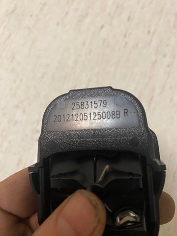 Автомобильный датчик дождя 25831579 GM
