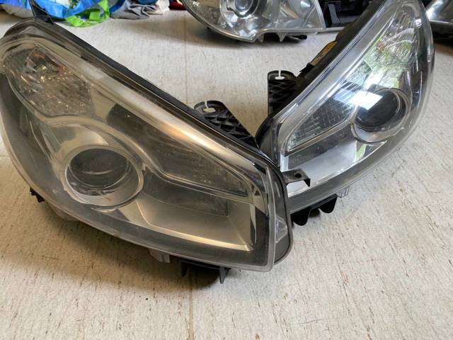 26010BR60A NISSAN Фара правая купить в Львов
