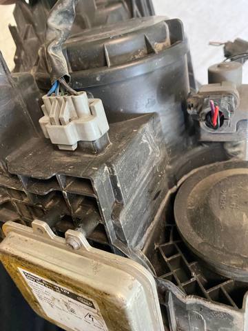 26060BR60A NISSAN Левая фара купить в Львов