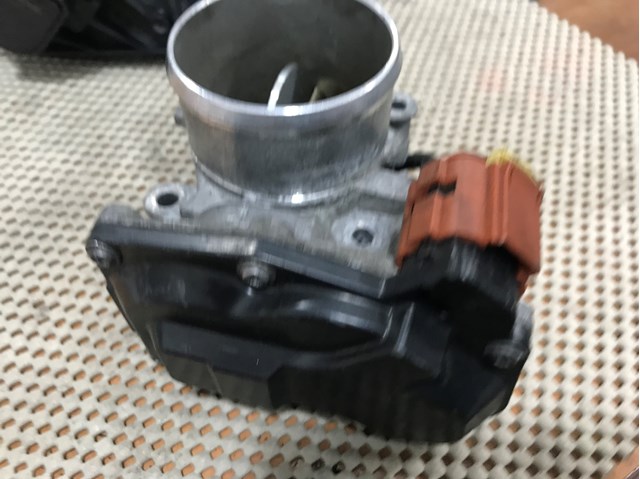 Заслонка воздушная 351002F100 HYUNDAI