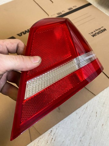 3AE945095F VAG Фонарь задний левый внешний купить в Кривой Рог