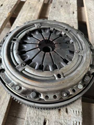 Демпферный маховик 504088657 IVECO