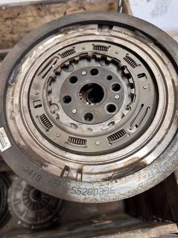 Демпферный маховик 55260336 CHRYSLER