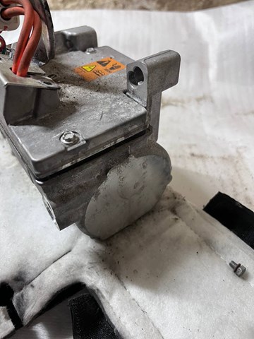 Компрессор хладагента Tesla Model S