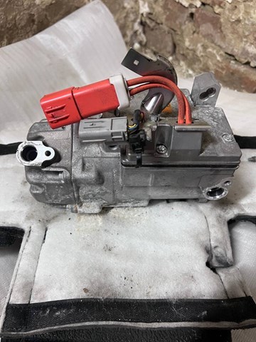 Tesla Model 600738000D Компрессор кондиционера в наличии Ровно